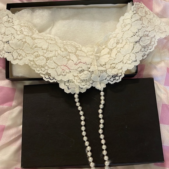 Lux lingerie thong pearl white with 2 bows and lace pantless thong - Picture 2 of 6